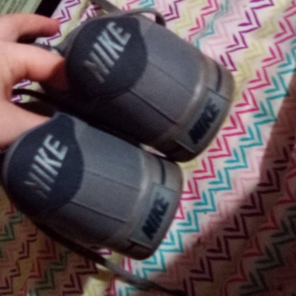 Shoes - Picture 2 of 6